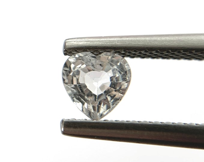 Natural white Sapphire 5,5 MM