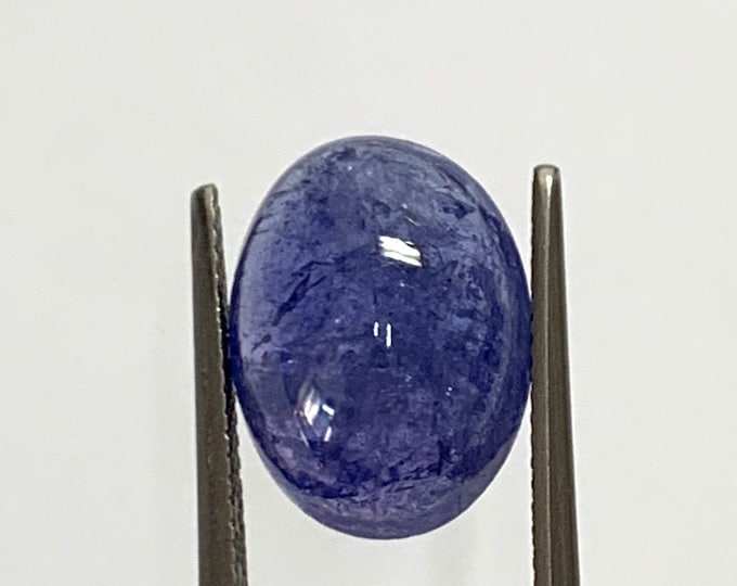Natural Tanzanite, cabochon oval 15,53x11,75 mm, h.mm.6,36, cts.9,91