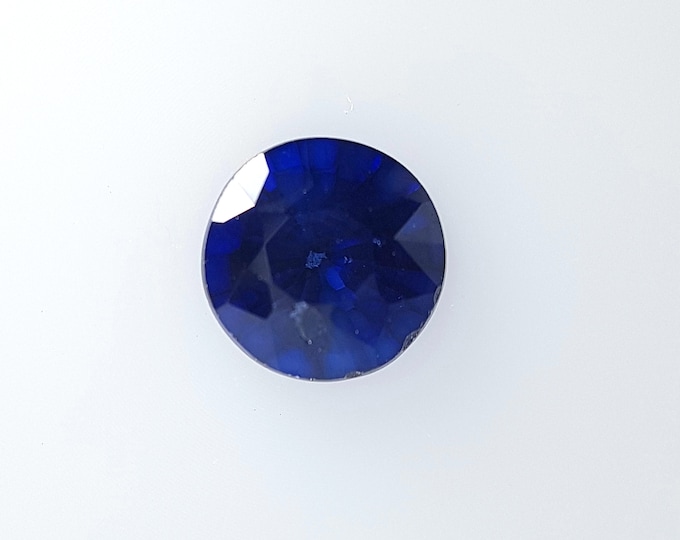 Lab grown royal blue Sapphire, Round 5 mm.