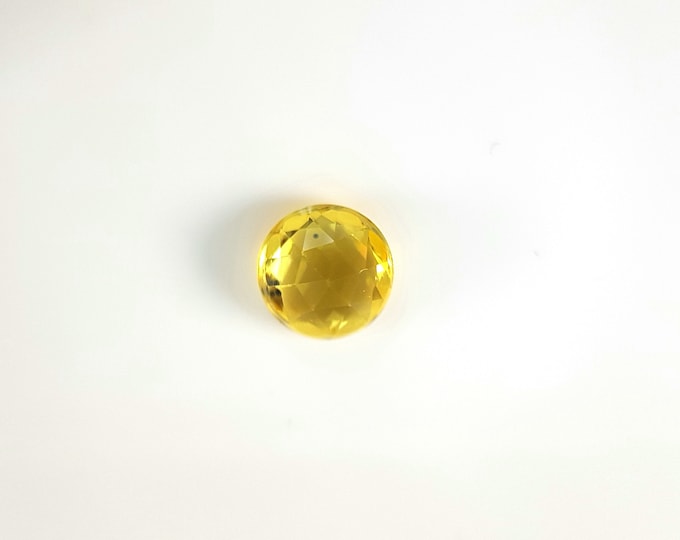 Natural Yellow Sapphire, rosecut, round 3 mm.