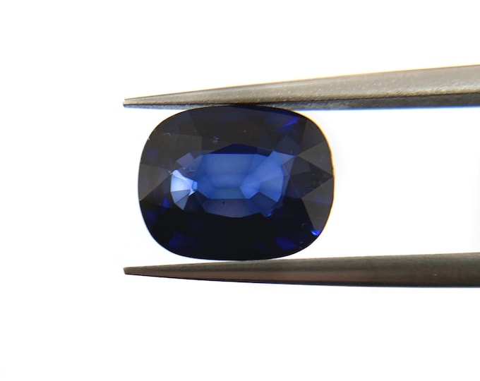 Natural Royal blue Sapphire, 3.01CT, Cushion shape, AIGS certificated.