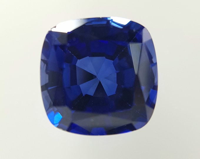 Lab grown royal blue Sapphire Cushion 10x10 mm., average weight ct.5,56