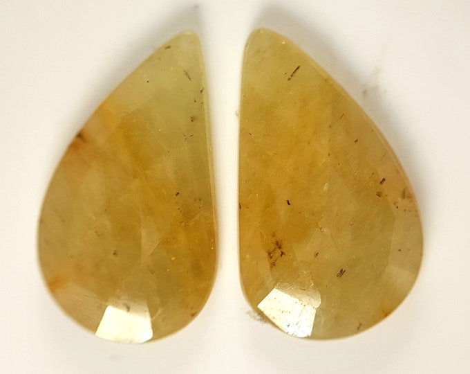 Natural Yellow Sapphire, ct.13,20, flat rosecut couple, irregular pear 19,20x11,20 mm.