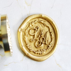 Custom initials with wreath wax seal stamp, Personalized Wedding Wax Seal Stamp Kit ,Wedding invitation