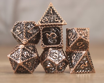 D&D Würfel mit Box für Geschenke / einfaches Rollen würfeln - Metallwürfele / Rollenspiel würfel / 7 Stk hohle Metall Dungeons and Dragons Würfel / D6 Würfel