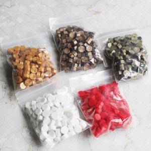 Perle di cera sigillante, bastone di cera sigillante, perle di tenuta a cera disponibile in 30 colori in sacchetto per timbro di sigillo di cera, confezione regalo