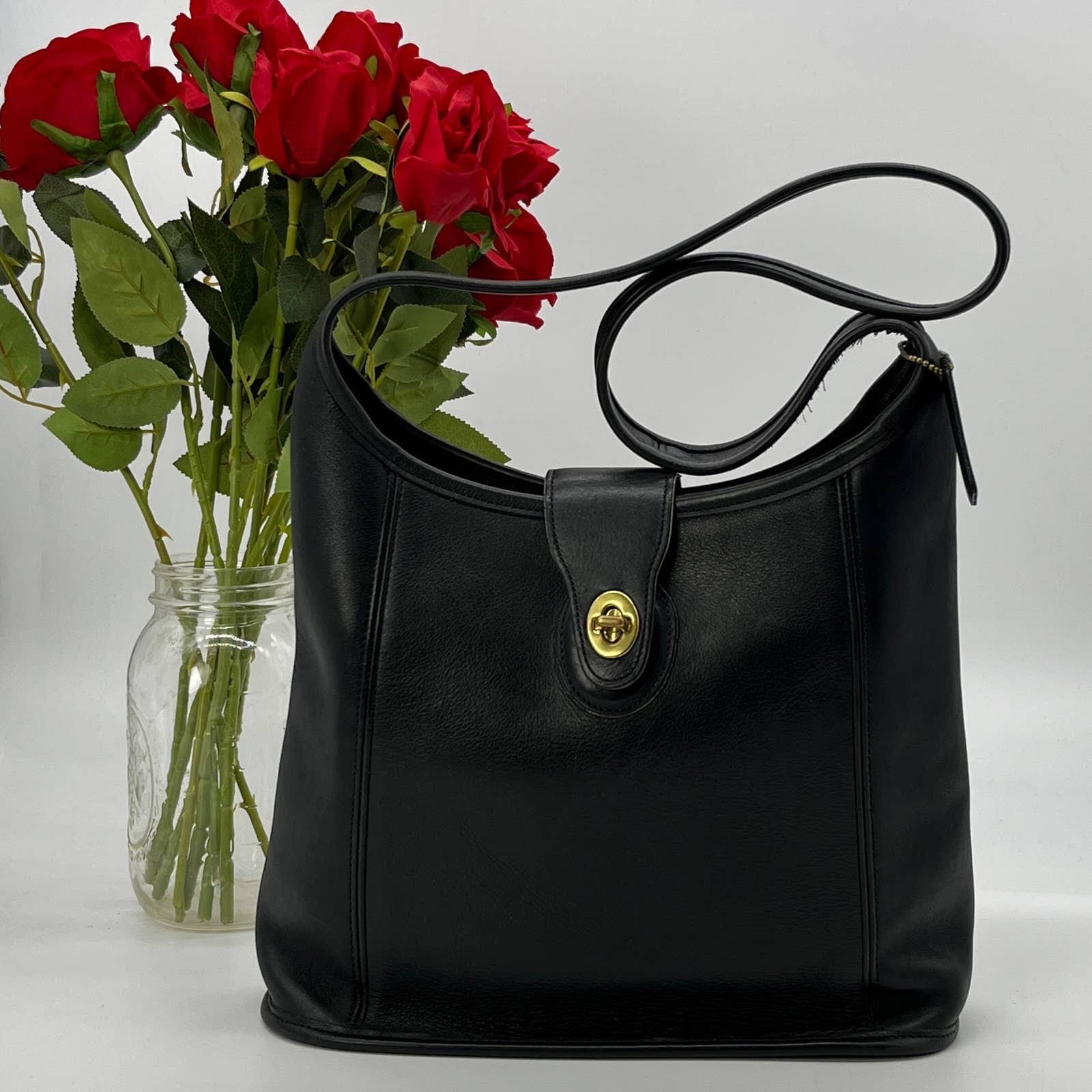 Coach ブラック レザーボディバッグ Vintage Coach Ergo Turnlock Bag 9036 Black USA 1998 - Etsy Norway