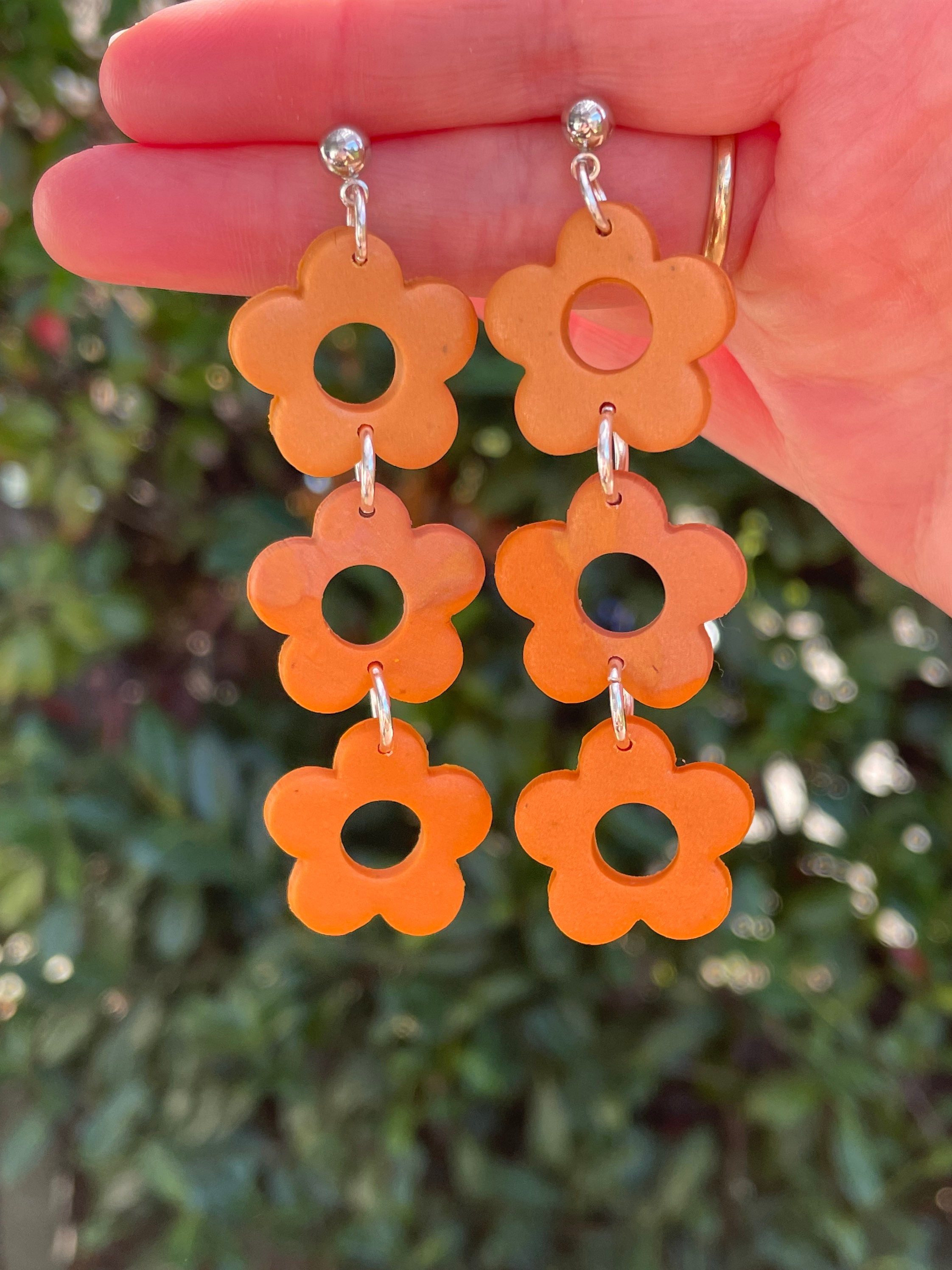 60s Vintage acrylic clear green flower earrings - Shop panic
