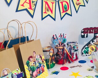 Toy Story party in a box, Toy Story birthday decorations, Toy Story birthday centerpiece, Toy Story party, Woody decorations, Buzz LIghtyear