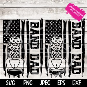 K&ouml;nnte beinhalten: Schwarzwei&szlig;es digitales Design eines Marschband-Hutes vor einer amerikanischen Flagge mit dem Text "Band Dad" auf der rechten Seite. Das Design ist abgenutzt und hat einen Grunge-Effekt.
