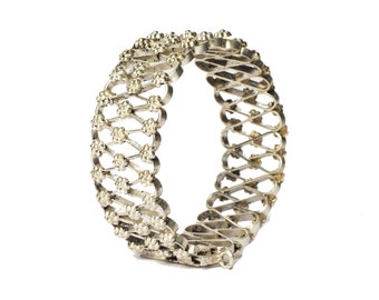 Trinket Twist - Bracelet