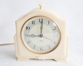 Vintage Cream Bakelite Mantle Clock Art Deco Smiths Electric.
