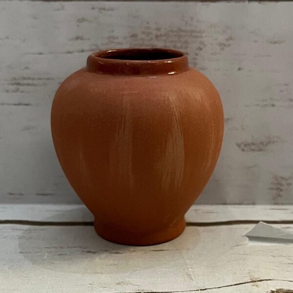 Small Terra cotta pot