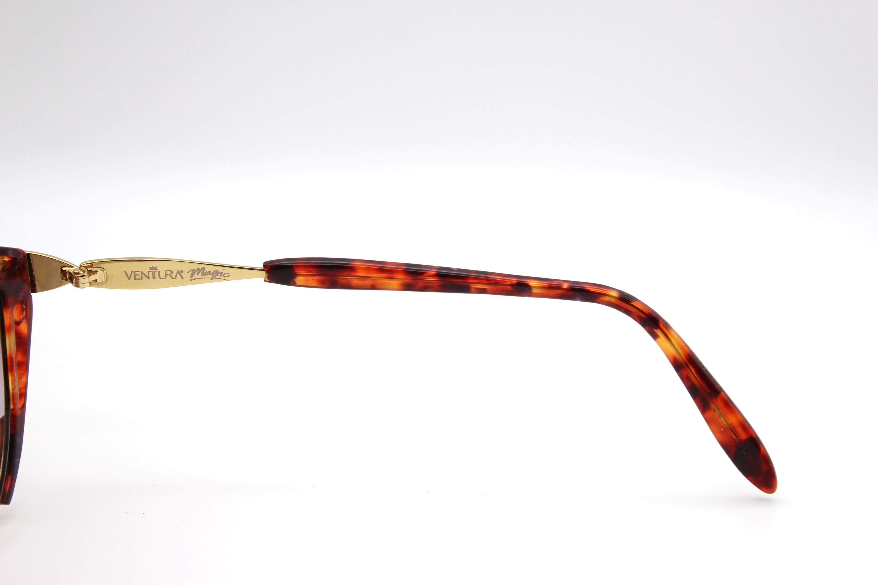 Vintage Sunglasses Ventura Magic M273 C119 Oversize Cateye, New