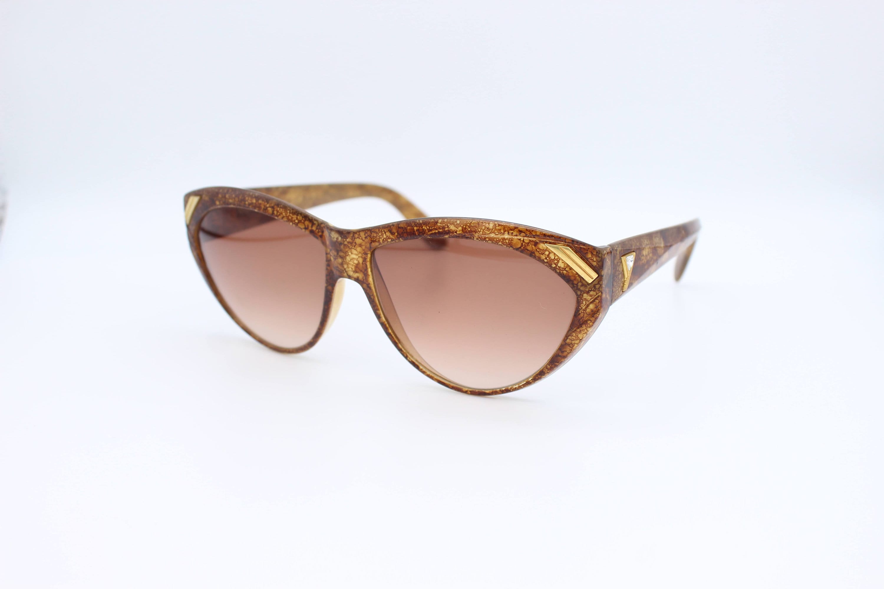 Vintage Yves Saint Laurent Brown Tortoiseshell Cat-Eye Sunglasses Yves Saint Laurent Vintage Yves Saint Laurent YSL Logo Oval  main image 3