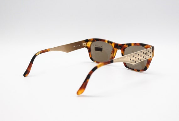 Vintage Sunglasses Valentino Garavani V624, Square Made in  display picture 2