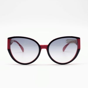 Vintage Sunglasses Silhouette 3017 authentic and rare Oversize Cat eye glasses wiht original sun lenses Made in Austria New Old Stock