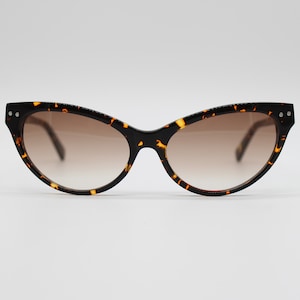 Vintage Sunglasses Romeo Gigli 4032 hand made cat eye glasses wiht rockabilly style Made in Italy New Old Stock