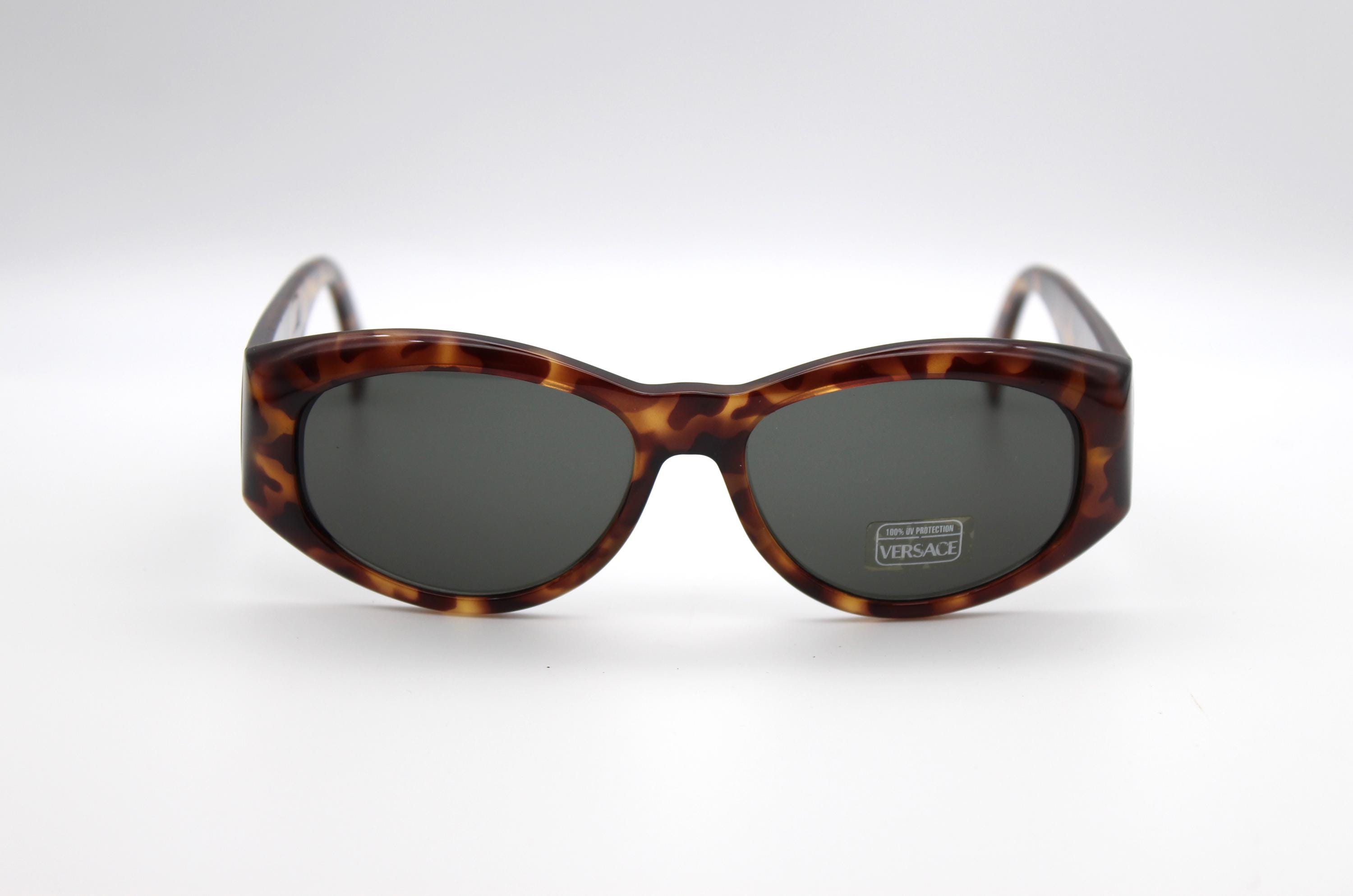 Gianni Versace Black/Brown Cat Eye Designer Sunglasses Made in Italy Gianni Versace Mod 485 Col 911 Vintage Sunglasses – Ed  main image 3