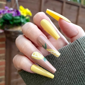 Yellow lemons False Press On Nails