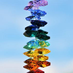 Sonnenfänger mit 'Rainbow-Kaskade' aus funkelnden Kristallen von Swarovski® Weihnachtsgeschenk Feng Shui Hochzeitsgeschenk Einzug Bild 1