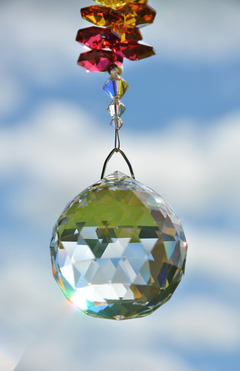 Sonnenfänger mit 'Rainbow-Kaskade' aus funkelnden Kristallen von Swarovski® Weihnachtsgeschenk Feng Shui Hochzeitsgeschenk Einzug Bild 2