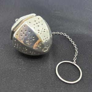 Vintage .925 Sterling Silver Tea Steep | Tea Strainer | Tea Ball | (T2)