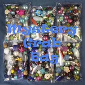 Bolsa misteriosa con piedras preciosas, madera, cuentas de flores, perlas, suministros de joyería para hacer tú mismo, Bead Soup