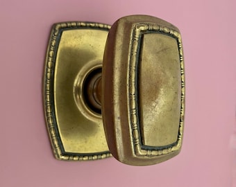 Pomo central eduardiano recuperado de latón extragrande para puerta de entrada, manija de agarre, imitación antigua decorativa