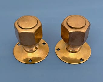 Pares de manijas de puerta antiguas de latón estilo Art Déco, pomos, tiradores, cerraduras de embutir, cerraduras de sobreponer vintage recuperadas