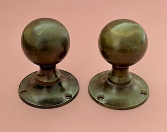 Coppia di maniglie decorative per porte in ottone riciclato stile edoardiano, pomelli, tiranti, serrature a mortasa per mobili, vintage, antiche, per interni