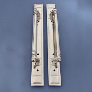 2 paires de grandes poignées de porte de 23 po. Art déco en chrome lourd pour hôtel, théâtre, cinéma, vintage, boutique, magasin, décoration (plus de produits disponibles)