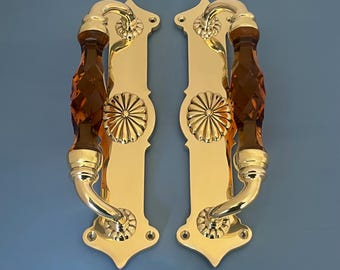 Tiradores de puerta victorianos de latón con cristal tallado ámbar de gran tamaño (12"). Estilo antiguo recuperado.