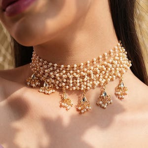 Pearl Kundan Delicate Necklace/Kundan Choker/ Bollywood Jewelry/ Indian jewelry/ Pakistani Necklace/ Punjabi Necklace/Bridal/Indian Wedding