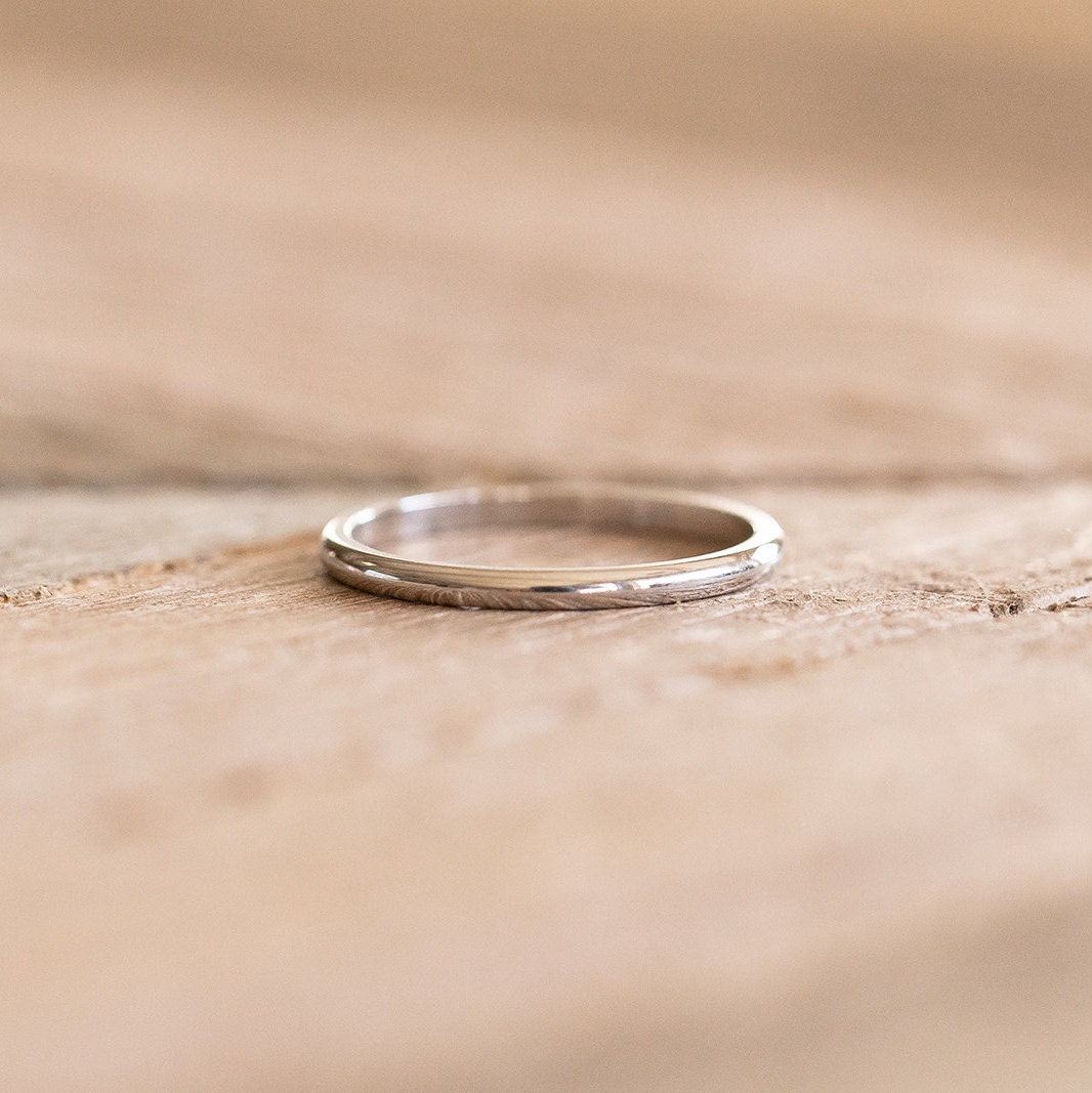 Plain High Polished 1.5MM Wedding Band Classic Domed