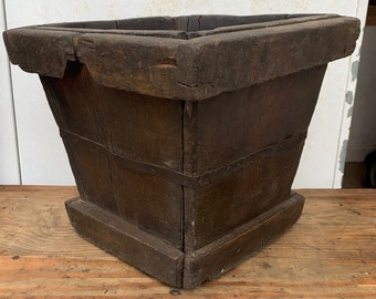 Vintage Rustic Mold, Rustic Farmhouse Wood Pot