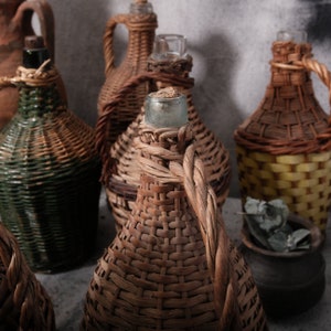 Antique French Wicker Demijohn Wine Jug French Jug European Vintage Jar Bottle Free Shipping immagine 8