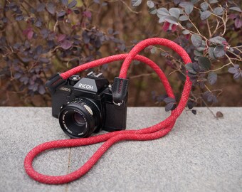 Corde Sangle pour appareil photo Fleur artisanale rouge 10 mm CSC-FREW