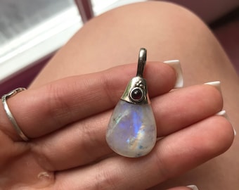 Sterling silver, 925 moonstone and Garnet pendant