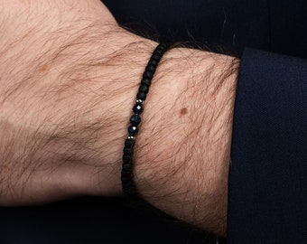 Fine and elegant minimalist blue sapphire men's bracelet, 4mm stones and matte black beads on elastic cord, original gift for men