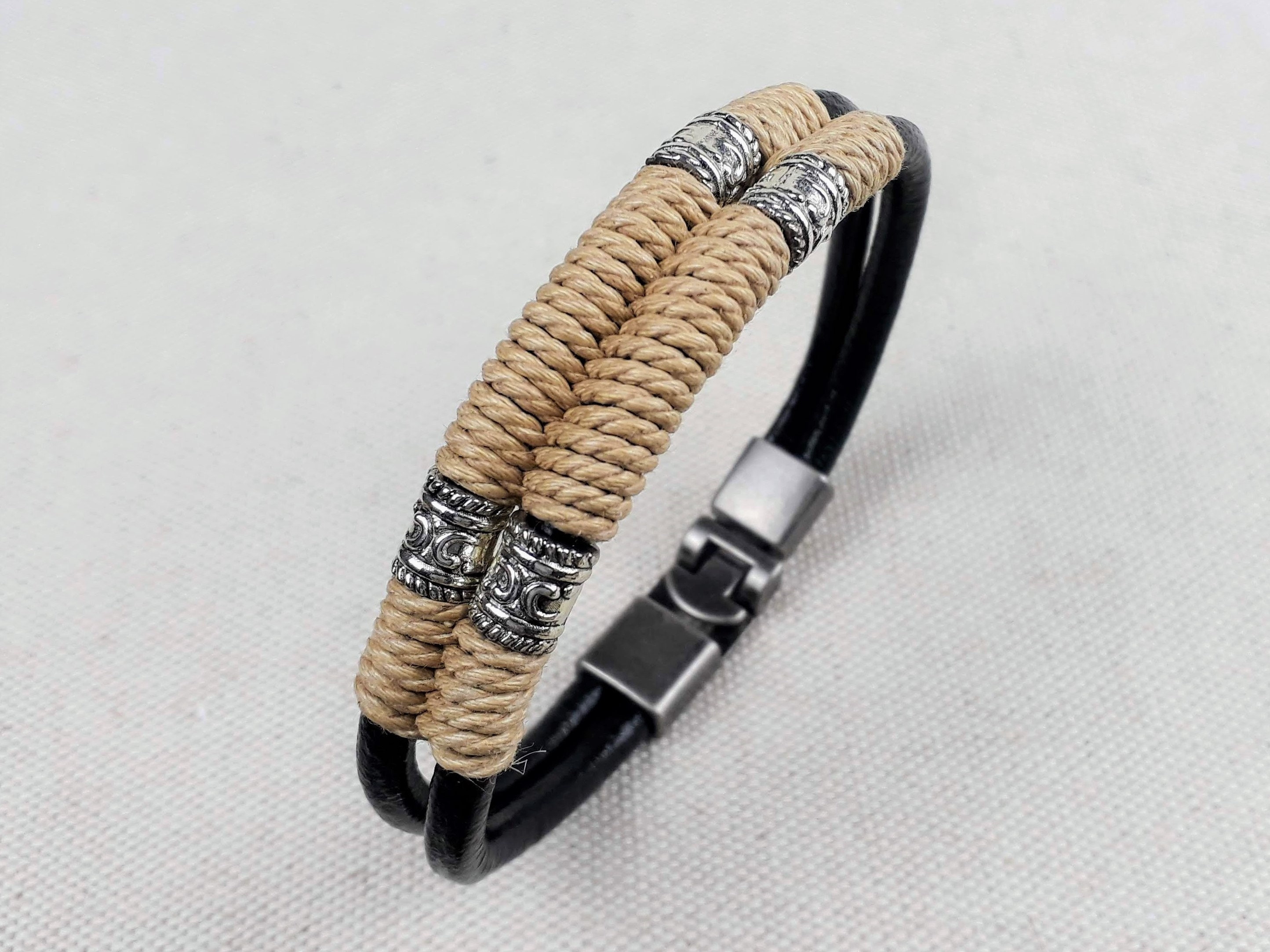 20 DIY Bracelets pour homme: cuir, fils, perles, cordes, lin et tissu -  Bracelets Brésiliens