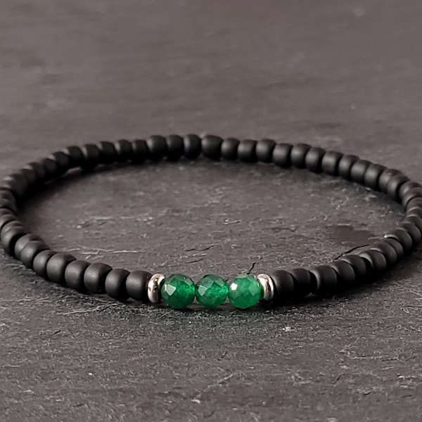 Bracelet homme Jade vert minimaliste fin et élégant, Pierres 4mm et perles noir mat sur cordon élastique, cadeau pour homme original