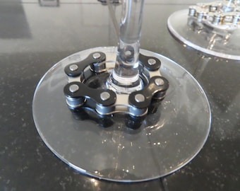 Marcadores magnéticos de vino con forma de cadena de bicicleta - Juego de 4 o 6 - Regalo de bar industrial para ciclistas - Identificadores modernos de copas - Artículos hechos a mano