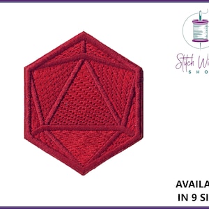 Peut inclure: Patch thermocollant brodé rouge en forme de dé à 20 faces, également appelé d20, un élément courant des jeux de rôle sur table.