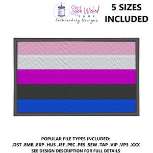 Könnte beinhalten: Gestickter Patch der Genderqueer-Pride-Flagge. Die Flagge hat fünf horizontale Streifen: rosa, weiß, lila, schwarz und blau. Der Text "Stitch Wicked Shop Embroidery Designs" und "5 SIZES INCLUDED" befindet sich oben im Bild.
