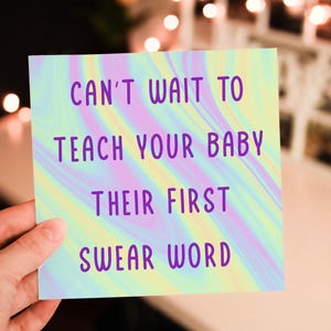 Eerste vloekwoord - grappige verjaardagskaart, popcultuur, nieuwe baby, genderneutraal, onbeleefd en aanstootgevend wenskaarten, alternatief babycadeau, pastel