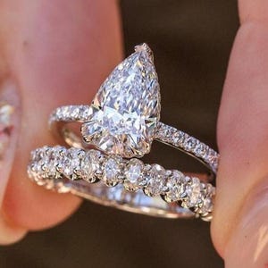 2.5CT Birnenschliffring Mit Ovalschnitt Voll Eternity Band Ehering Ring Set Birne Diamant Verlobungsring Set 14K Goldring Set für Frauen