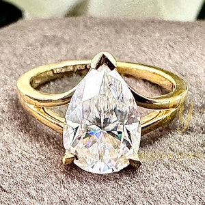 3 CT Pear Cut Moissanite Engagement Ring 14K Solid Gold Pear Diamond Wedding Ring Pear Shaped Solitaire Ring Tear Drop Anniversary Gifts