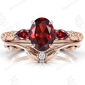 14K Gold Rot Granat Hochzeit Ring Set für Frauen Art Deco Blatt-Stil, Verlobungsring Set Oval geschnitten Roter Granat Brautring Versprechen Ring Set