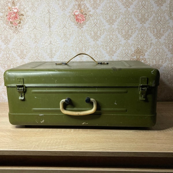 Vintage grüne Metallbox, Aluminiumbox